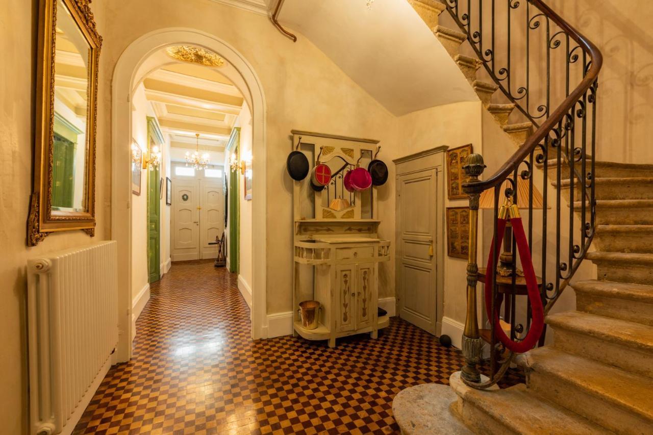 Champagne House - Elegance, Luxury And Charm Bed & Breakfast Condom Exterior photo